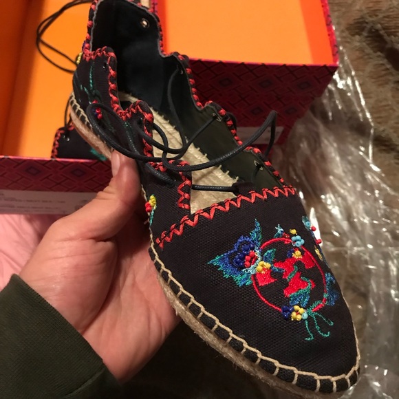 Tory Burch lace up espadrilles - Picture 2 of 5